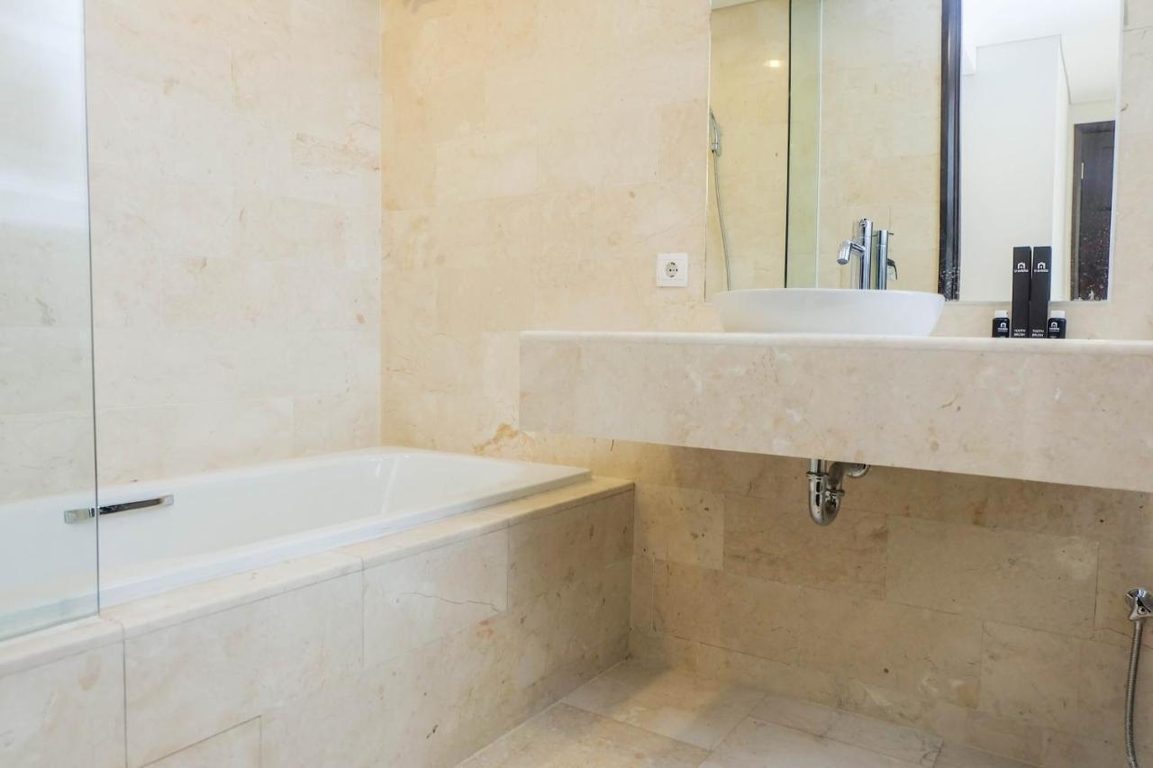 Posh 2br With Private Lift At Masterpiece The Epicentrum Kuningan By Travelio Apartemen